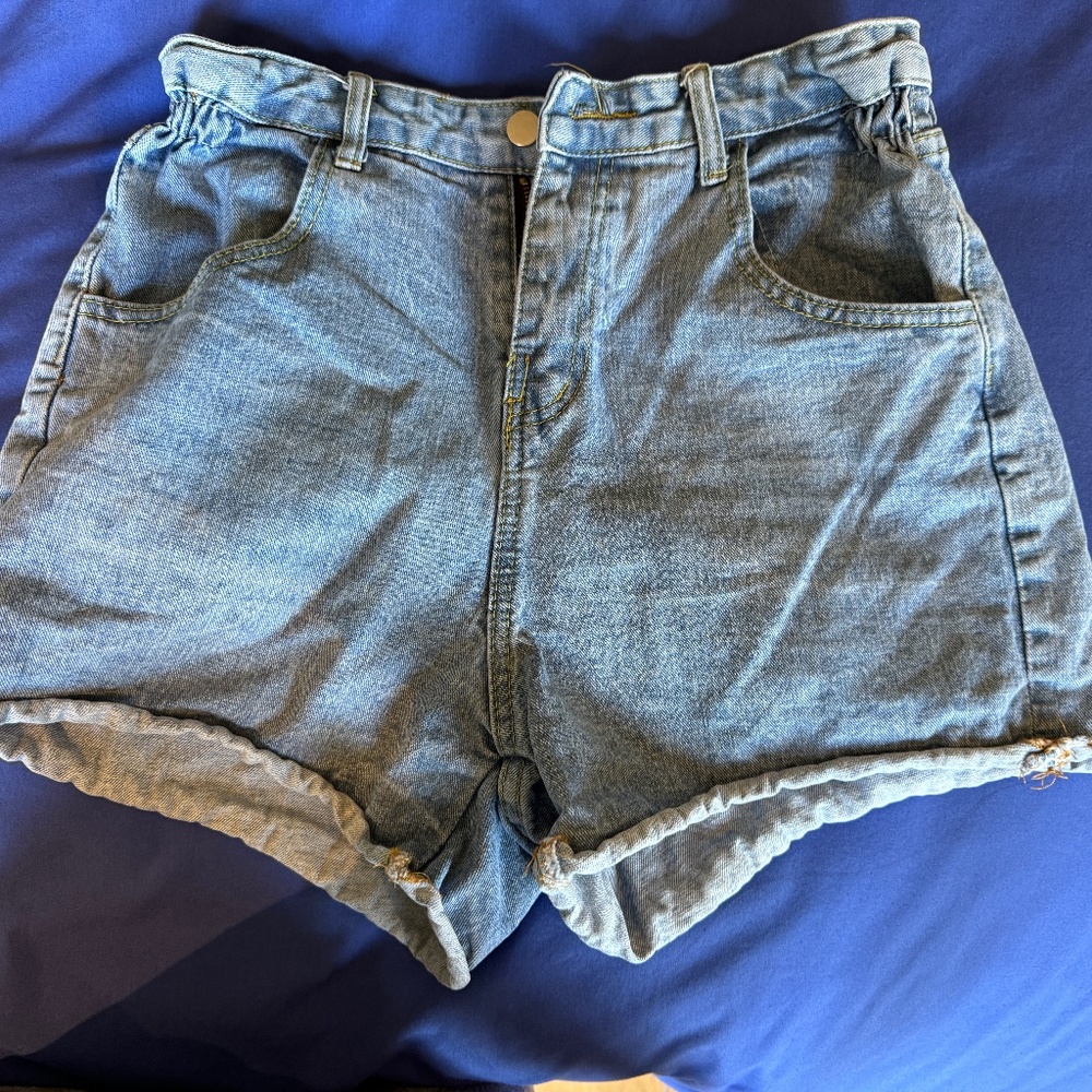 Jean Shorts with size elastic design